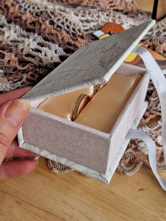 Gredzenu kastīte. Mazā.