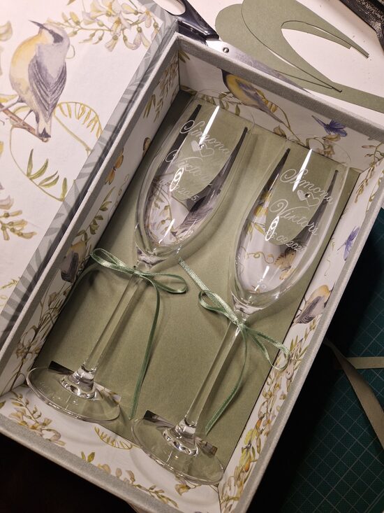 Dāvanu kaste. Atmiņu glabātuve.