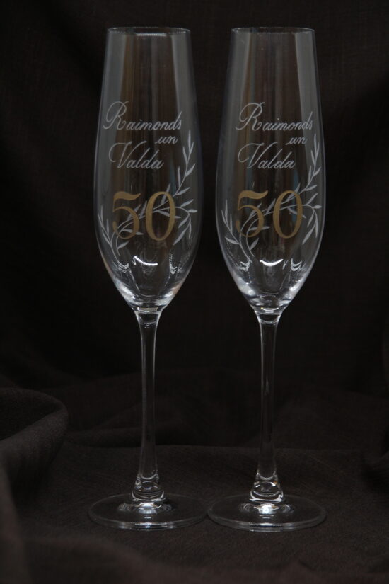 Prieks. Dāvana. Gravētas glāzes jubilejai.